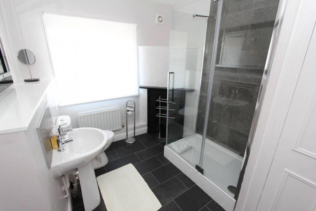 Top Floor Character Apartment In The Heart Of The City Centre Chester Exterior photo